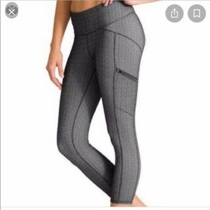 Athleta gray cropped leggings